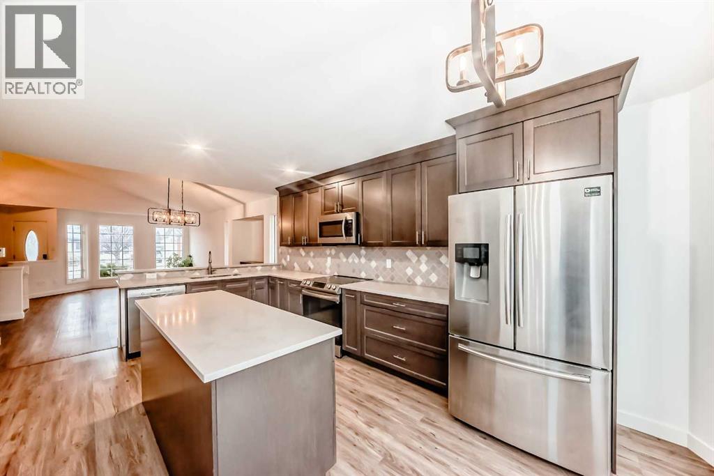 52 Mt Crandell Crescent W, Lethbridge, Alberta  T1K 6L6 - Photo 5 - A2295332