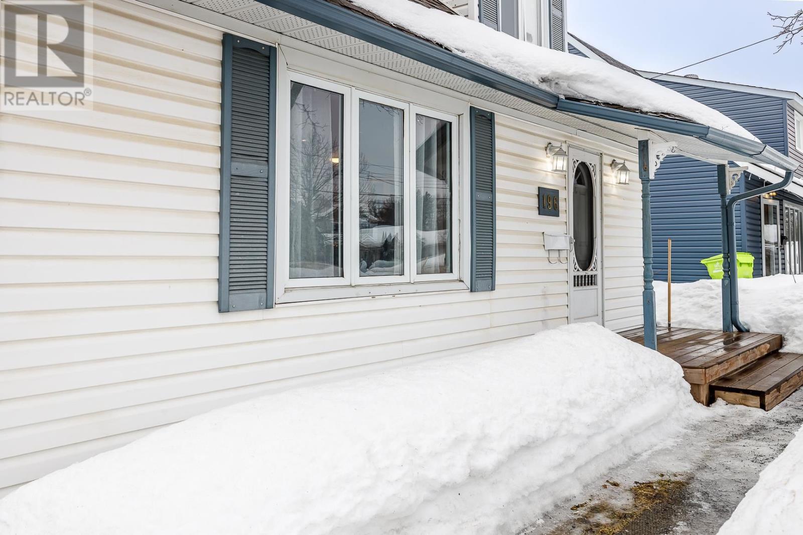 196 Macdonald Ave, Sault Ste. Marie, Ontario  P6B 1H5 - Photo 3 - SM260436