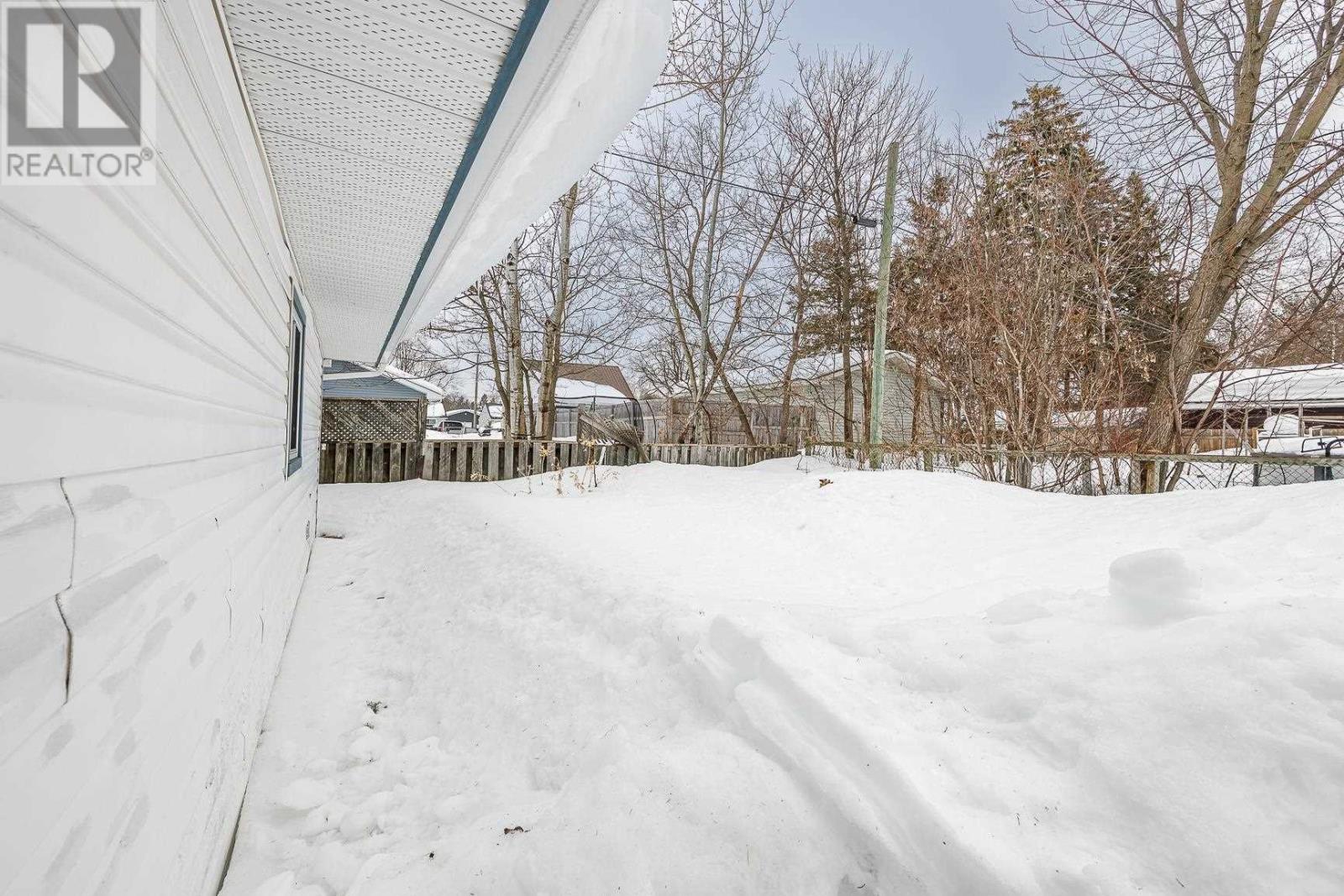 196 Macdonald Ave, Sault Ste. Marie, Ontario  P6B 1H5 - Photo 34 - SM260436