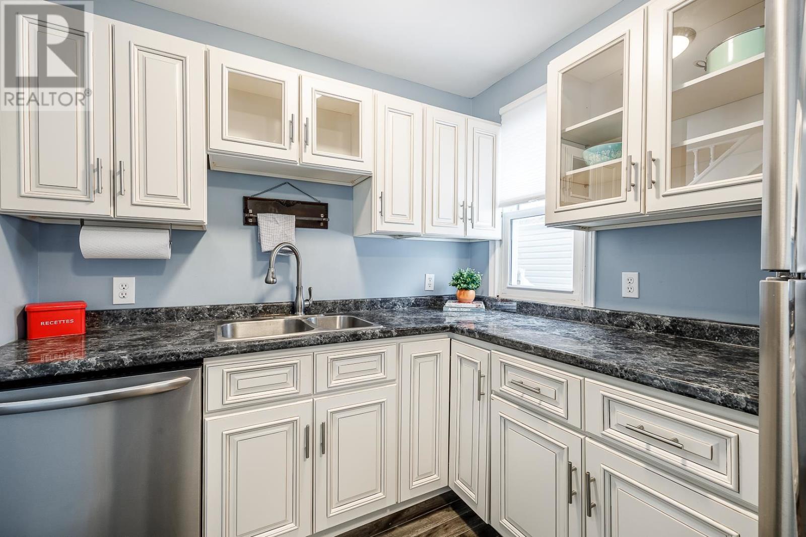 196 Macdonald Ave, Sault Ste. Marie, Ontario  P6B 1H5 - Photo 6 - SM260436