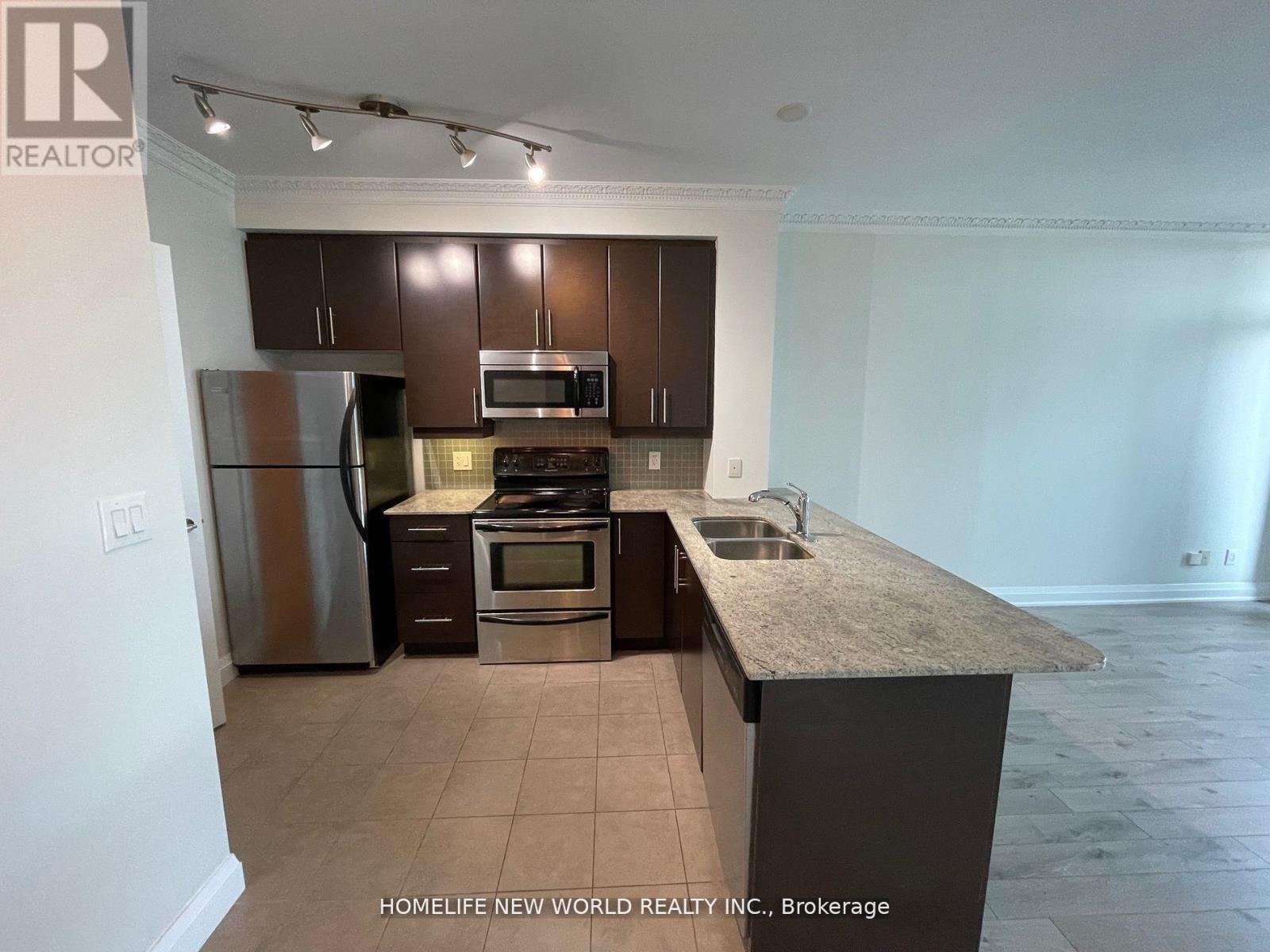 3807 - 16 Harbour Street, Toronto (Waterfront Communities), Ontario  M5J 2Z7 - Photo 5 - C12803364