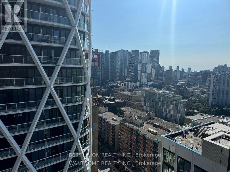 2307 - Simcoe St Queen St W Street, Toronto (Kensington-Chinatown), Ontario  L3R 9Z6 - Photo 1 - C12907112