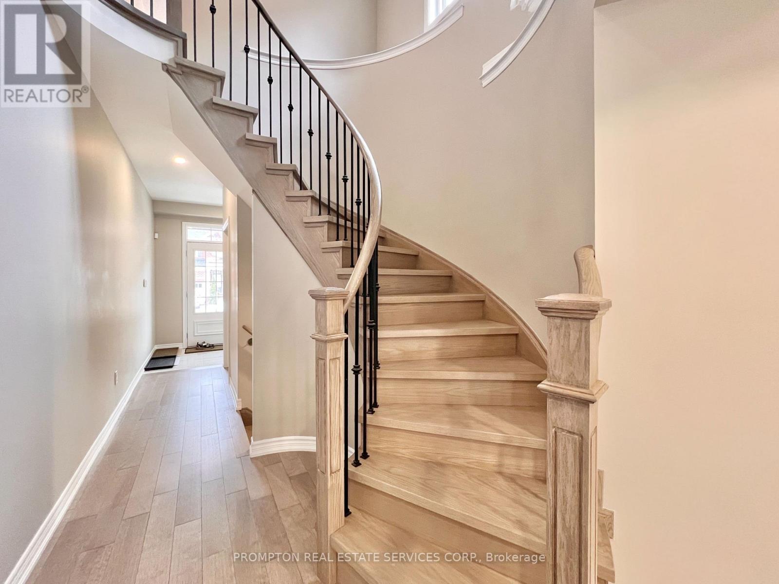 40 Staglin Court, Markham, Ontario  L6C 0K9 - Photo 15 - N12907116