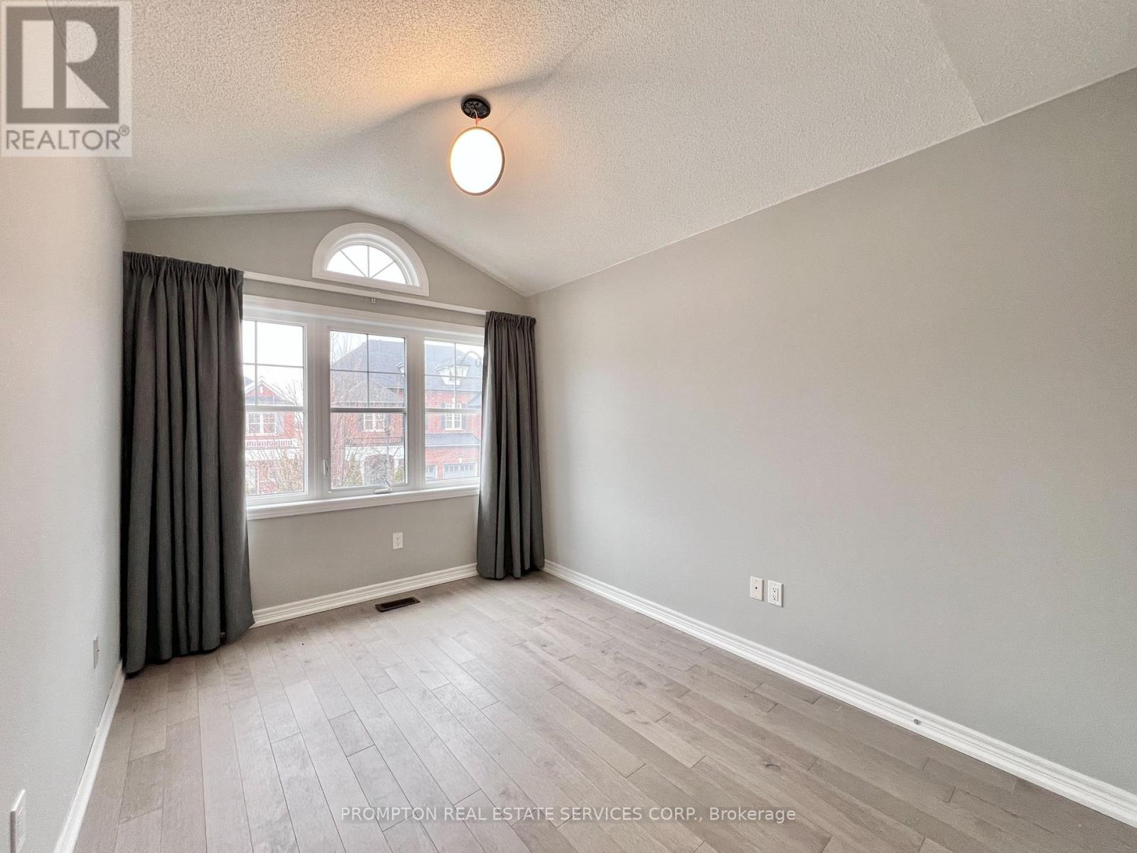 40 Staglin Court, Markham, Ontario  L6C 0K9 - Photo 34 - N12907116