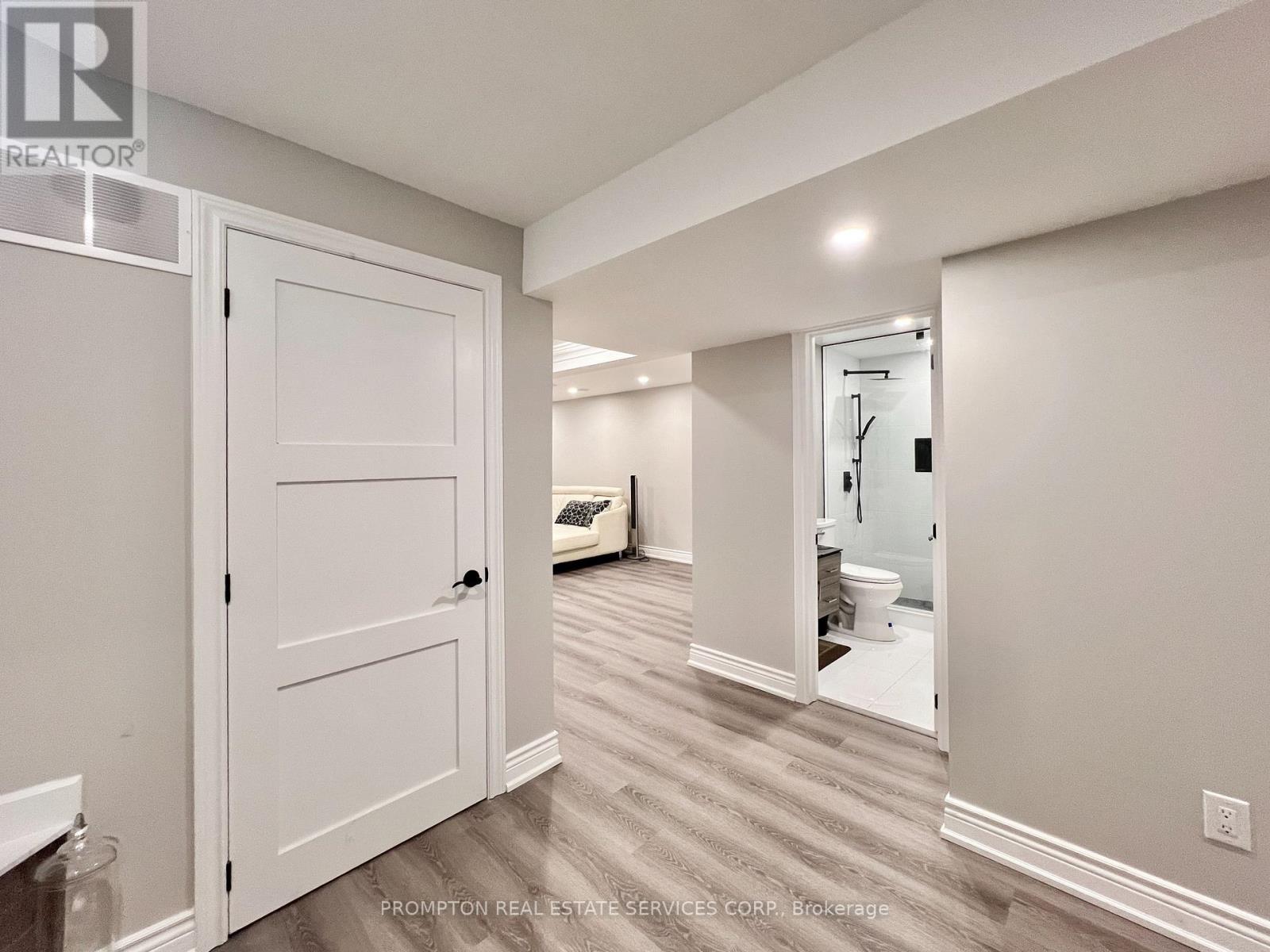 40 Staglin Court, Markham, Ontario  L6C 0K9 - Photo 38 - N12907116