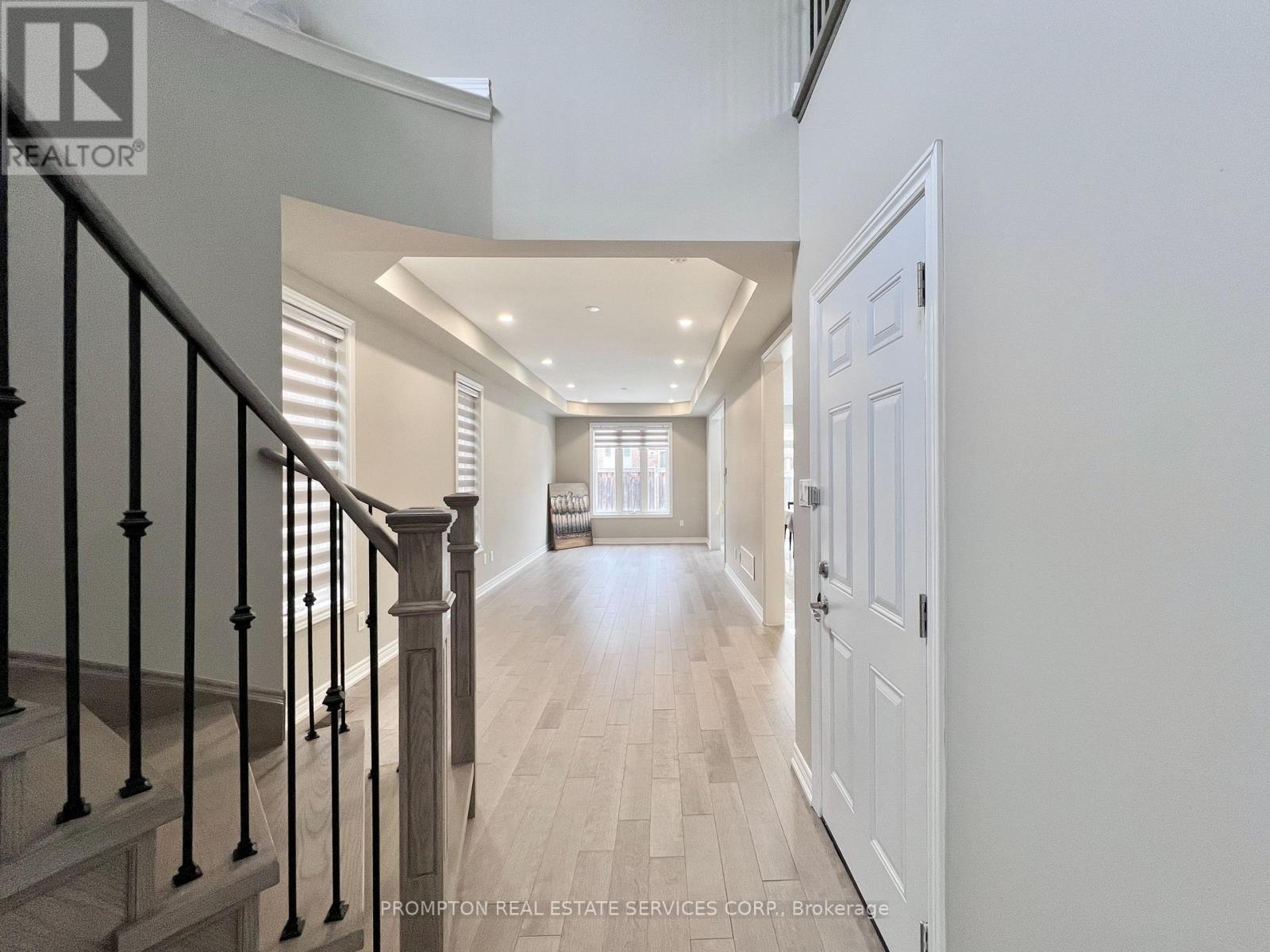 40 Staglin Court, Markham, Ontario  L6C 0K9 - Photo 4 - N12907116