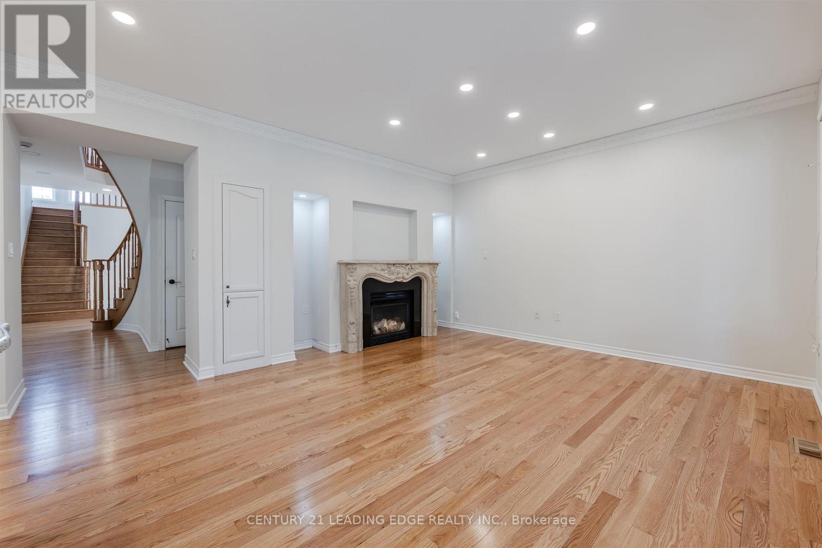 193 Tigertail Crescent, Bradford West Gwillimbury, Ontario  L3Z 0M4 - Photo 11 - N12907128