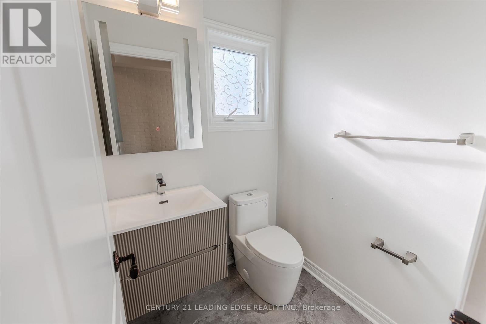 193 Tigertail Crescent, Bradford West Gwillimbury, Ontario  L3Z 0M4 - Photo 12 - N12907128