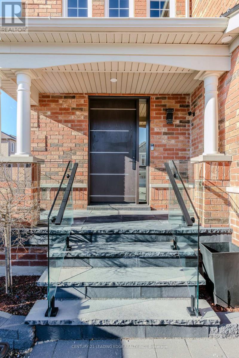 193 Tigertail Crescent, Bradford West Gwillimbury, Ontario  L3Z 0M4 - Photo 2 - N12907128