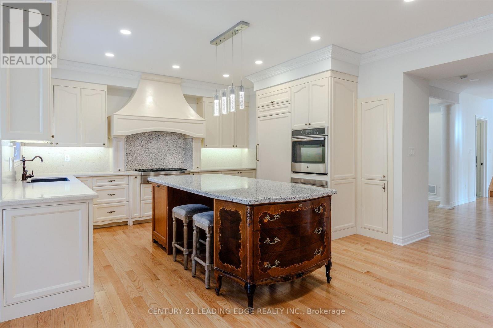 193 Tigertail Crescent, Bradford West Gwillimbury, Ontario  L3Z 0M4 - Photo 6 - N12907128