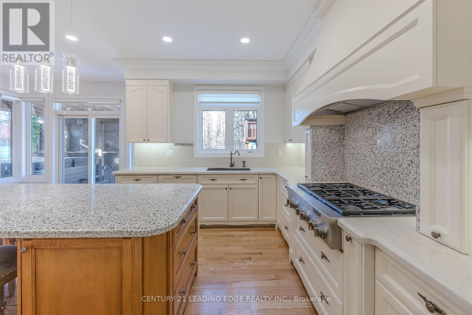 193 Tigertail Crescent, Bradford West Gwillimbury, Ontario  L3Z 0M4 - Photo 8 - N12907128