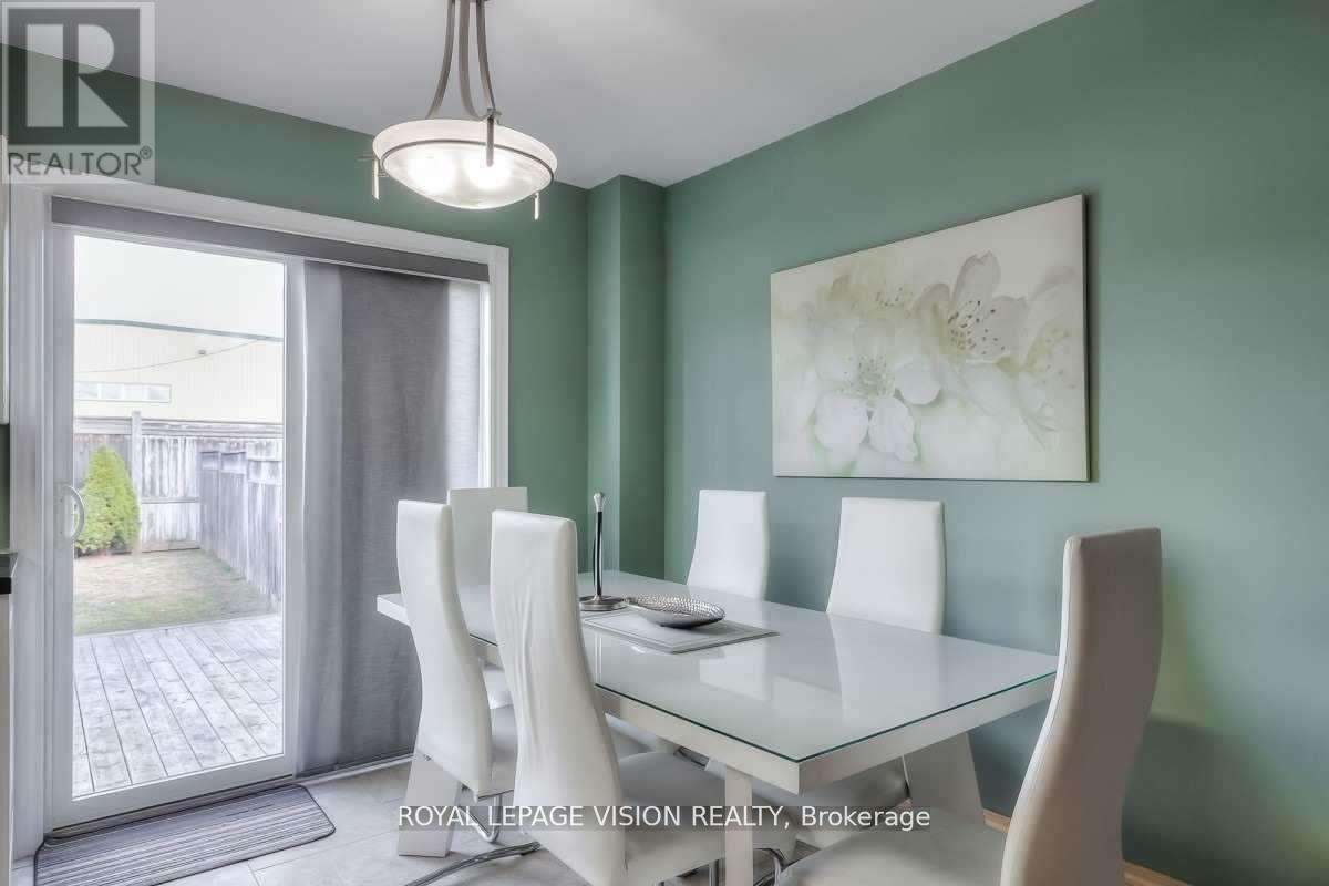 227 Stonebriar Drive, Vaughan, Ontario  L6A 4A3 - Photo 6 - N12907146