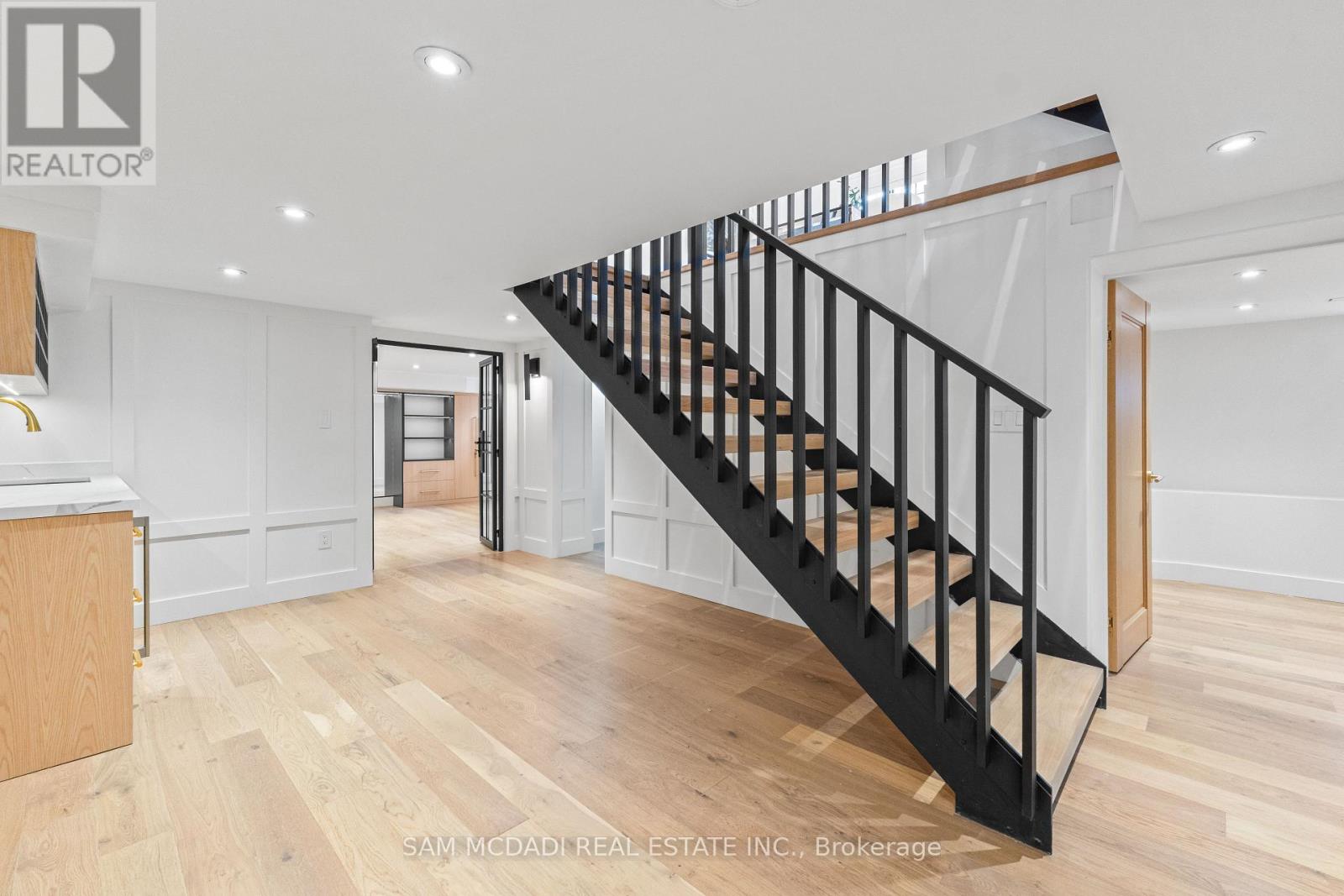 977 Unsworth Avenue, Burlington, Ontario  L7T 1R2 - Photo 39 - W12907120