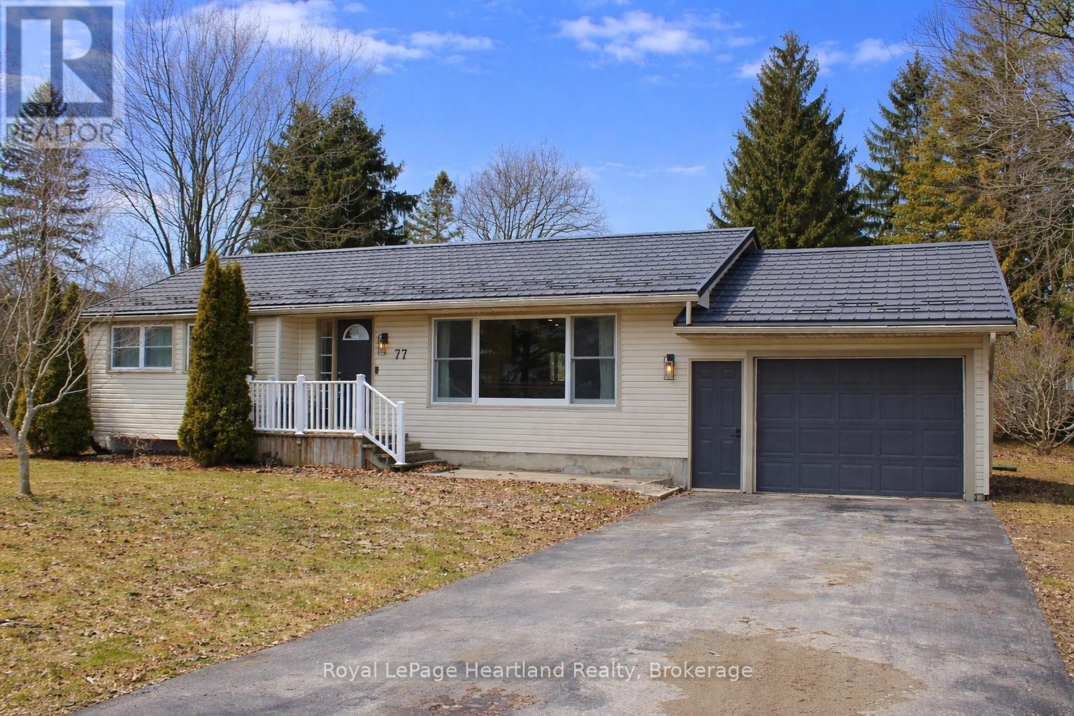 77 Chalk Street N, Huron East, Ontario  N0K 1W0 - Photo 2 - X12830850