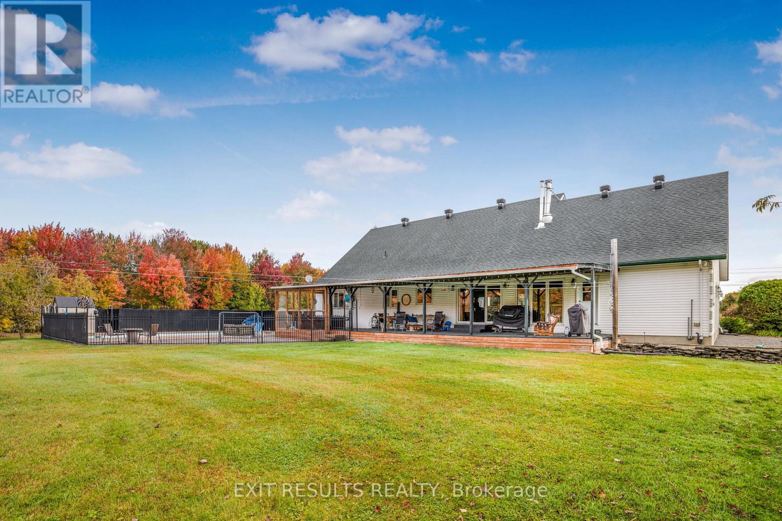 638 St Thomas Road W, Russell, Ontario  K0A 1W0 - Photo 17 - X12701706