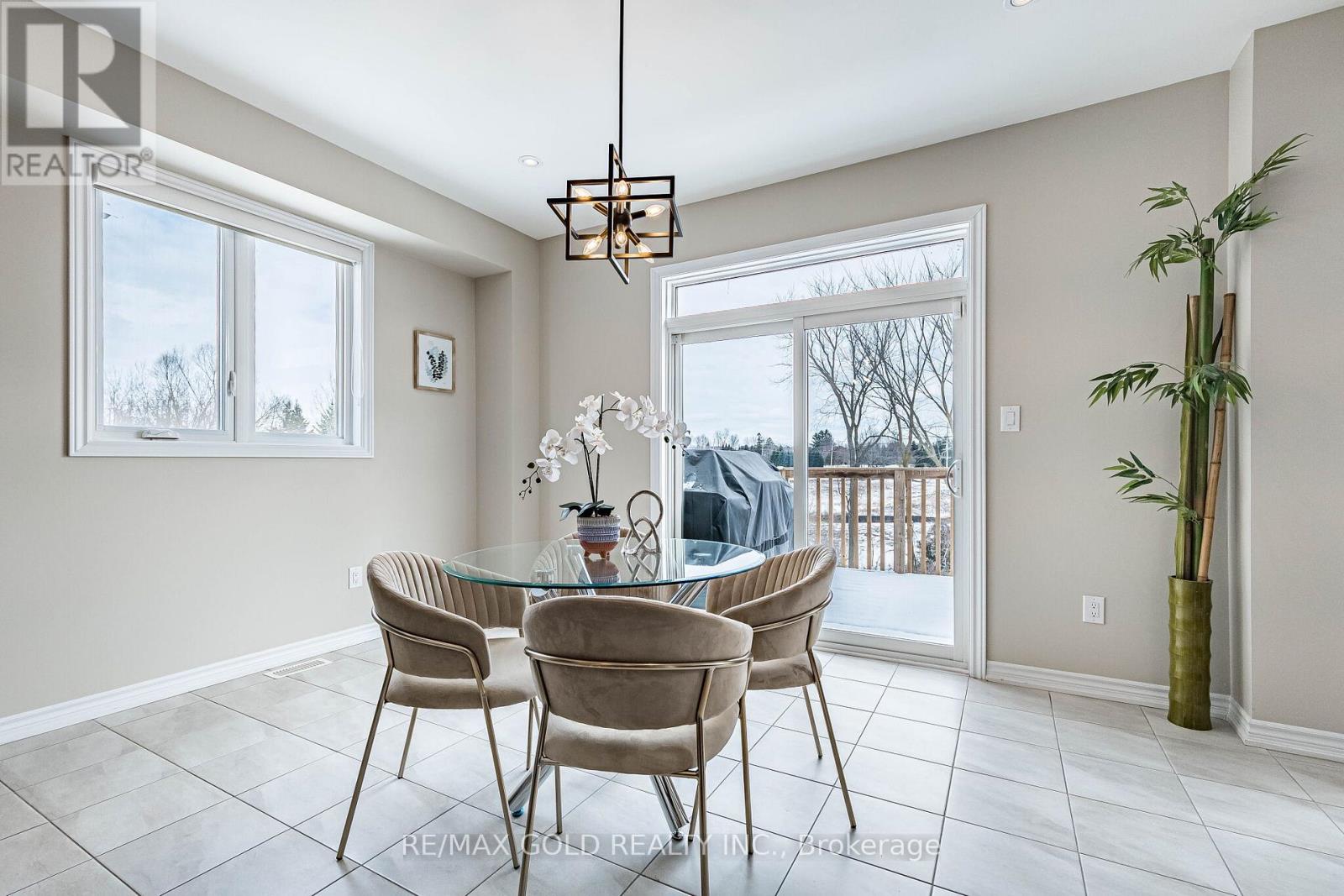 201 Mcfarlane Crescent, Centre Wellington, Ontario  N1M 0G5 - Photo 10 - X12907158