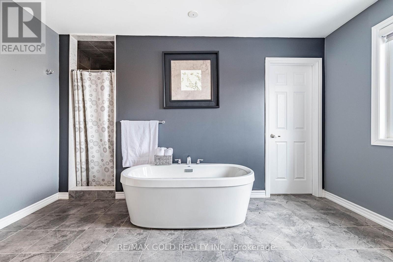 201 Mcfarlane Crescent, Centre Wellington, Ontario  N1M 0G5 - Photo 25 - X12907158