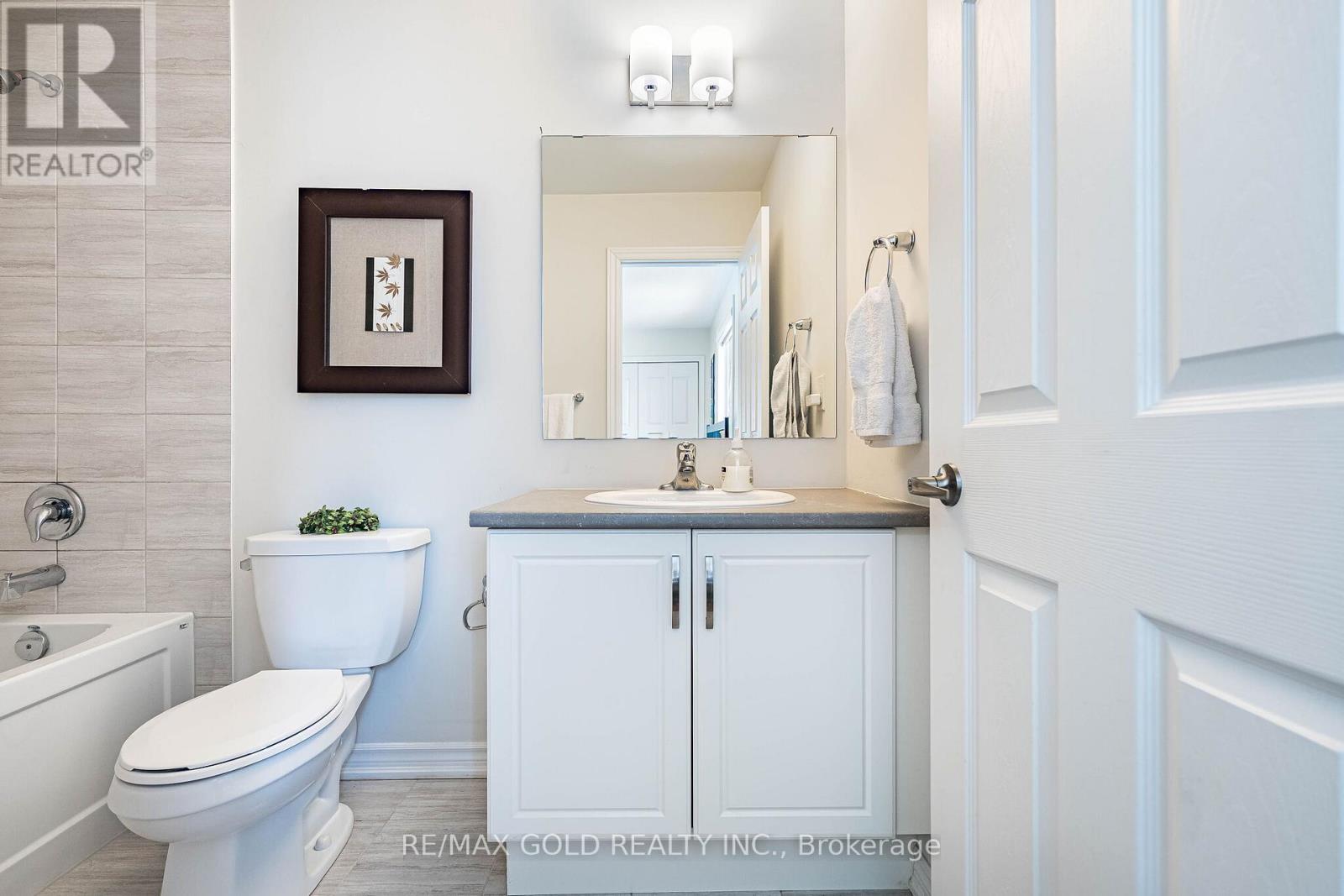 201 Mcfarlane Crescent, Centre Wellington, Ontario  N1M 0G5 - Photo 31 - X12907158