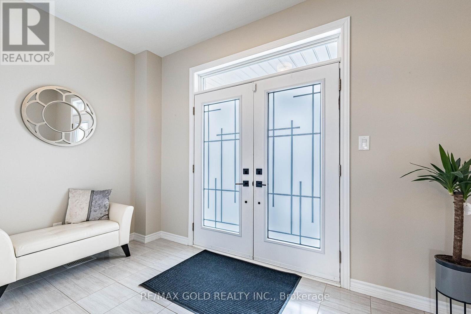 201 Mcfarlane Crescent, Centre Wellington, Ontario  N1M 0G5 - Photo 4 - X12907158