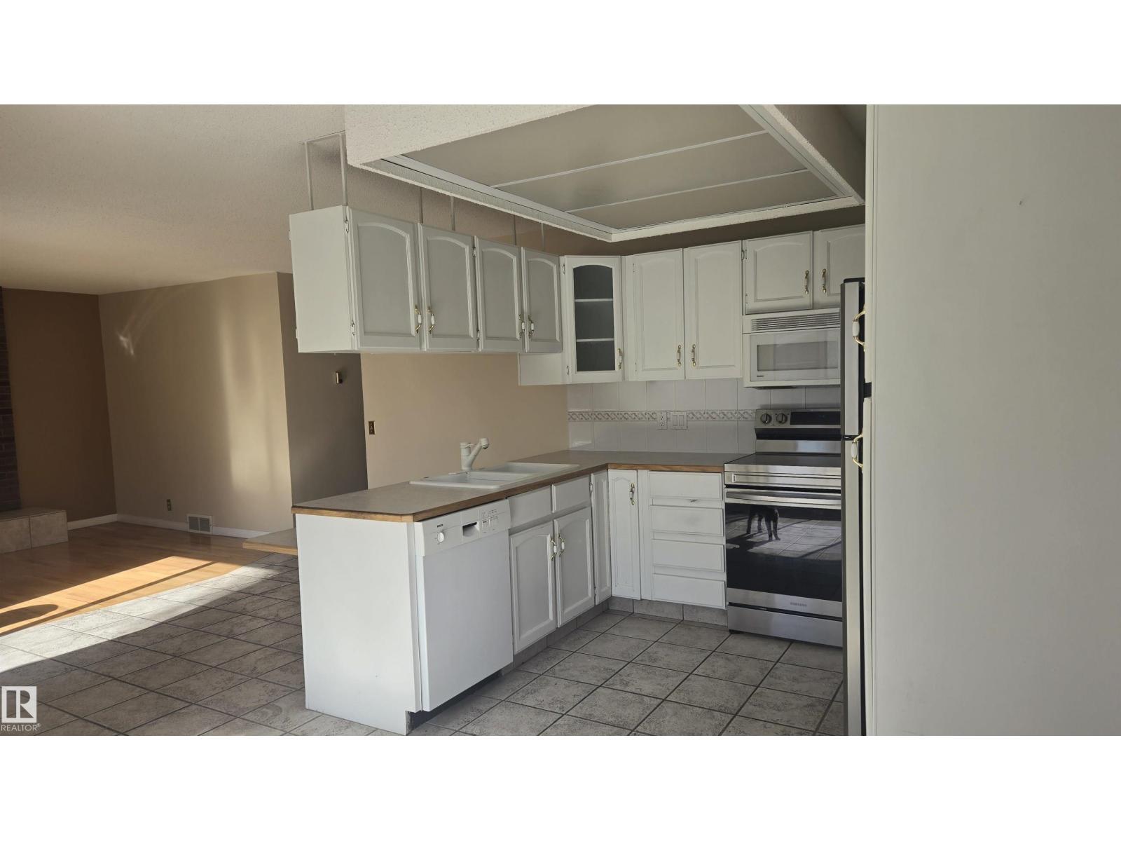 11 Woodlake Road, Sherwood Park, Alberta  T8A 4B3 - Photo 11 - E4477959