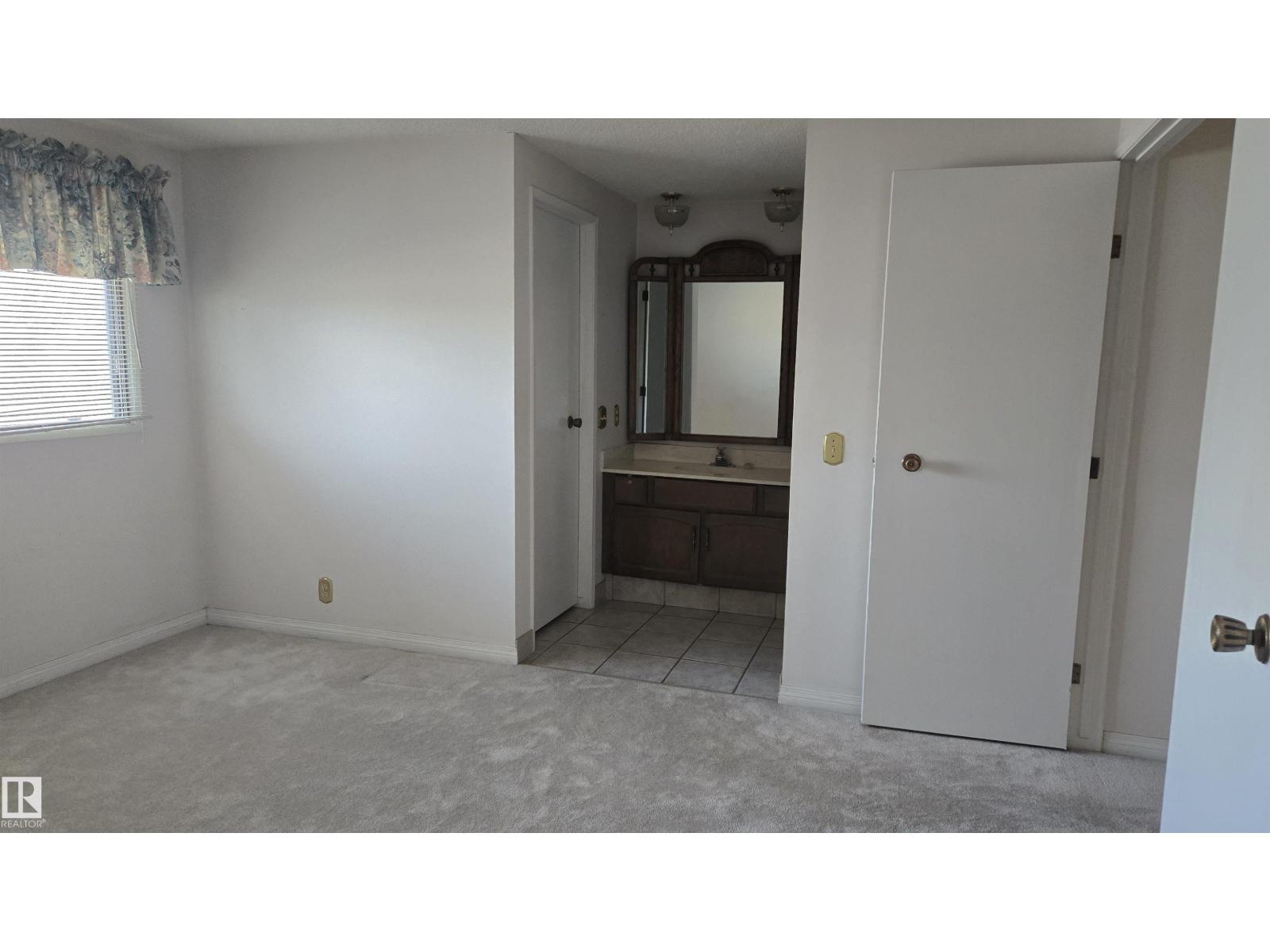 11 Woodlake Road, Sherwood Park, Alberta  T8A 4B3 - Photo 3 - E4477959