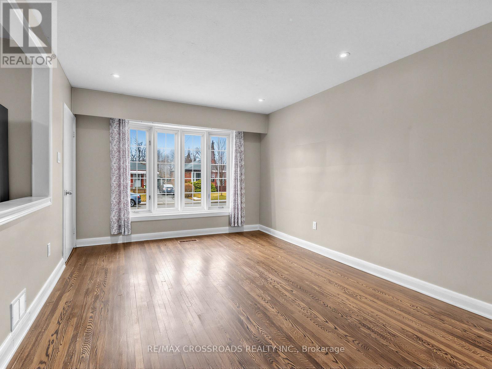 17 Strode Drive, Toronto, Ontario  M1J 1L8 - Photo 6 - E12907162