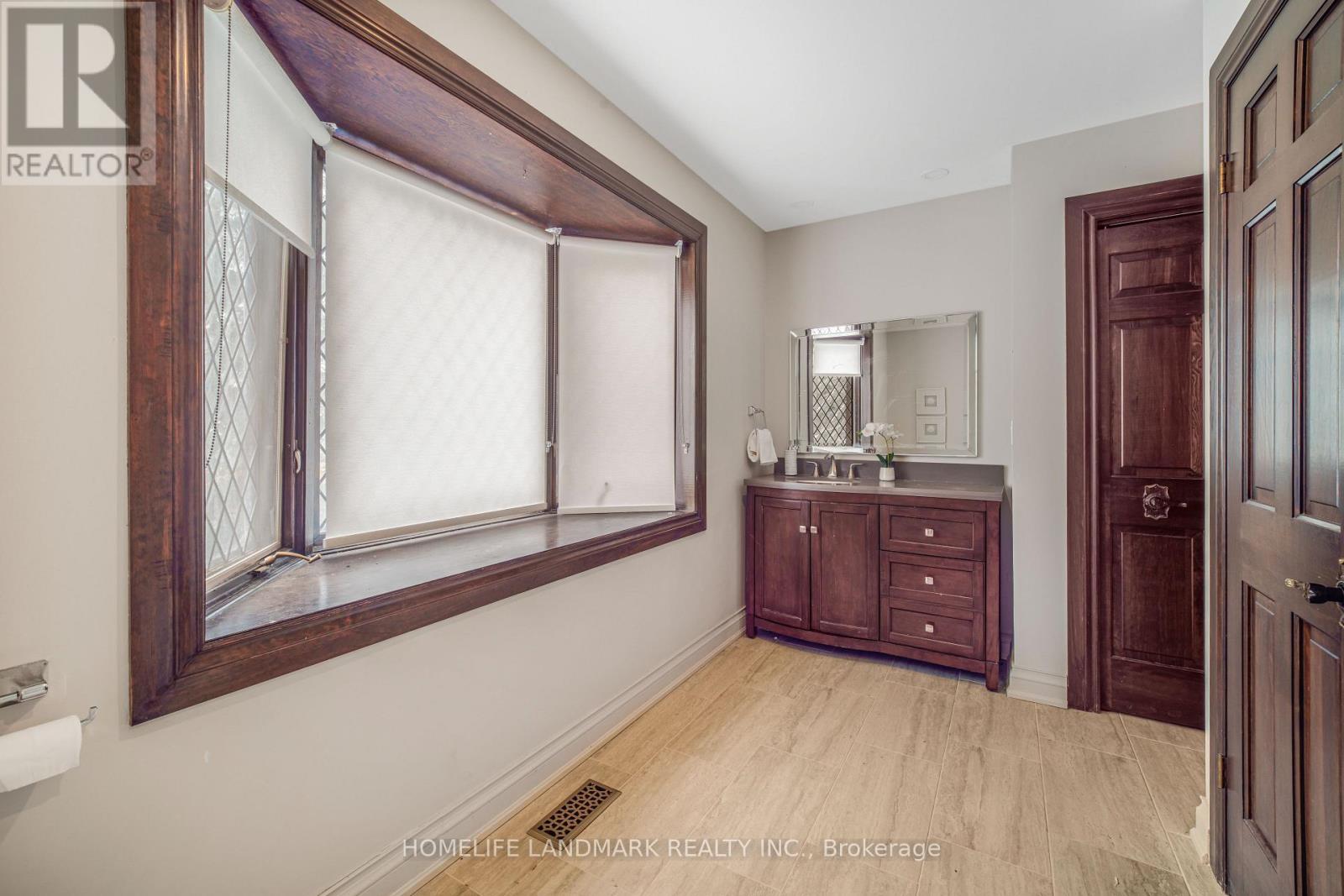 10505 Niagara River Parkway, Niagara Falls, Ontario  L2E 6S6 - Photo 36 - X12907160