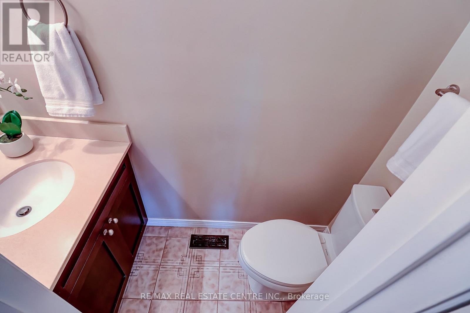 6 Waverly Place, Brampton, Ontario  L6Z 1Y9 - Photo 18 - W12907062