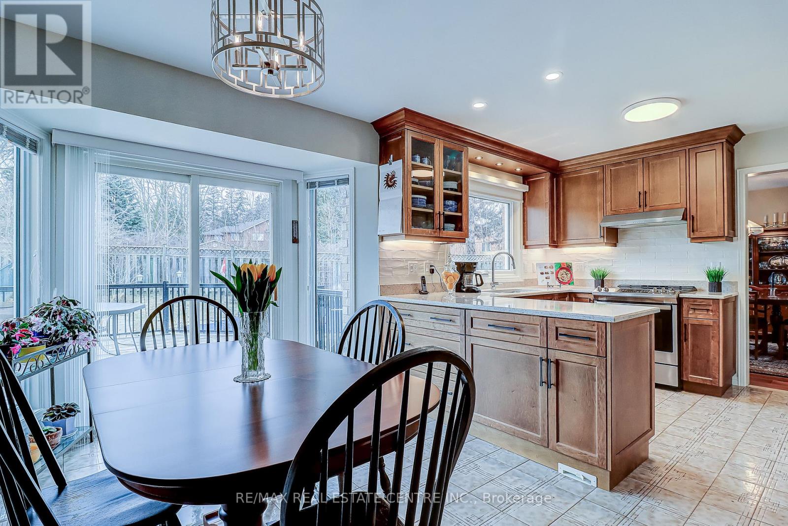 6 Waverly Place, Brampton, Ontario  L6Z 1Y9 - Photo 11 - W12907062