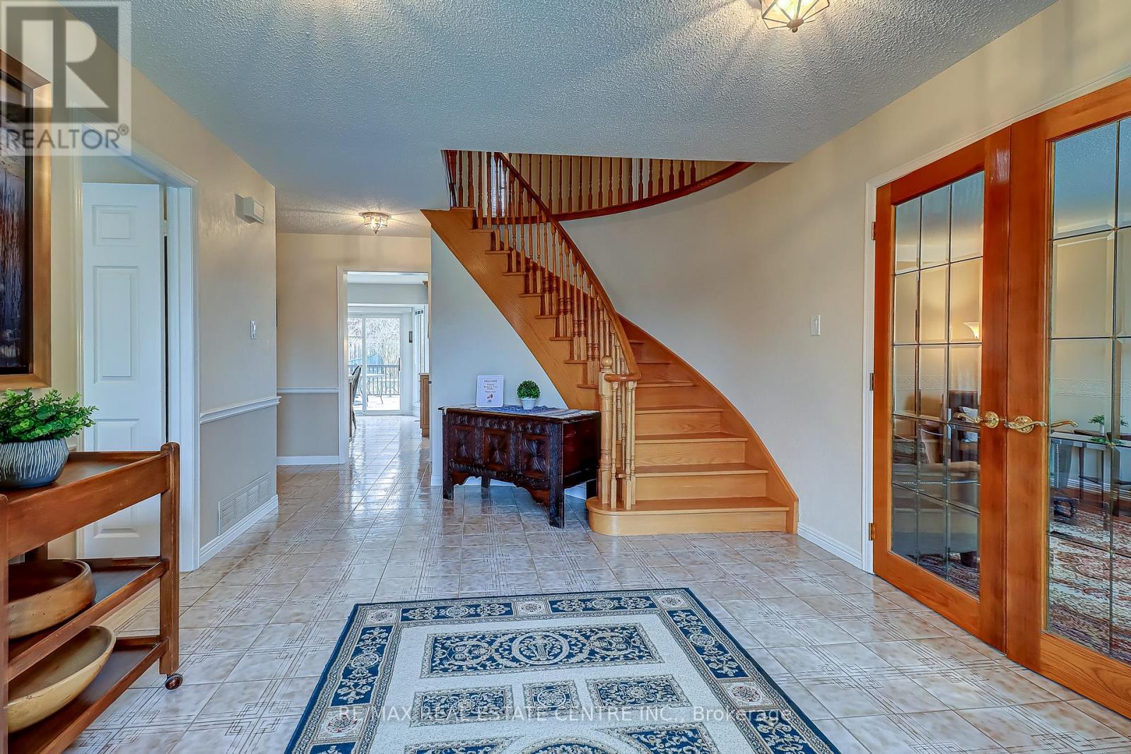 6 Waverly Place, Brampton, Ontario  L6Z 1Y9 - Photo 4 - W12907062