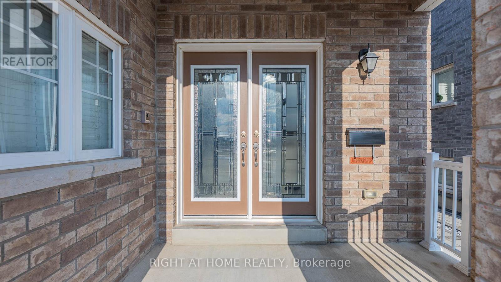 707 Audley Road S, Ajax, Ontario  L1Z 0T7 - Photo 2 - E12907170