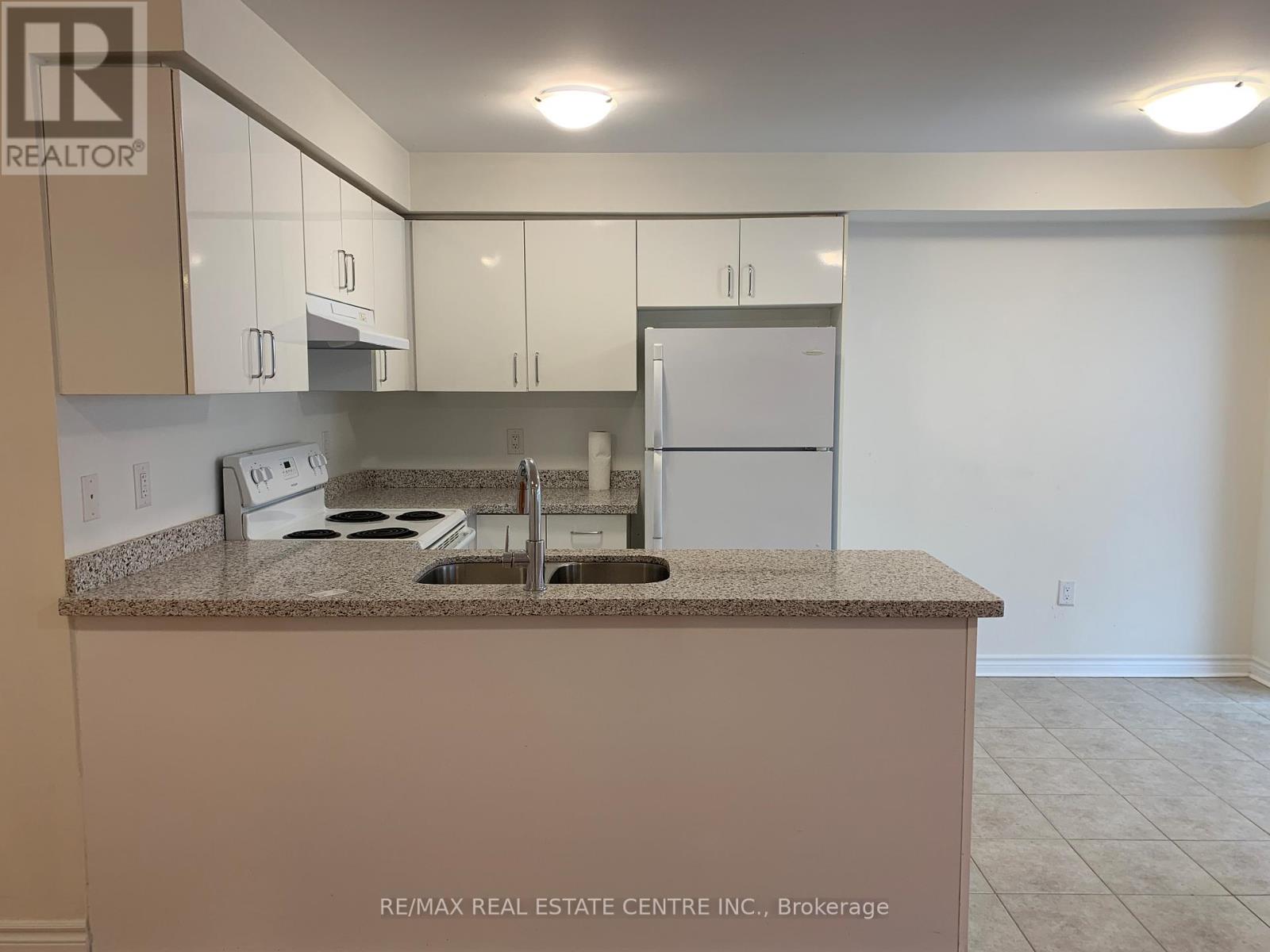 1 - 600 Shoreline Drive, Mississauga, Ontario  L5B 0A8 - Photo 2 - W12907166