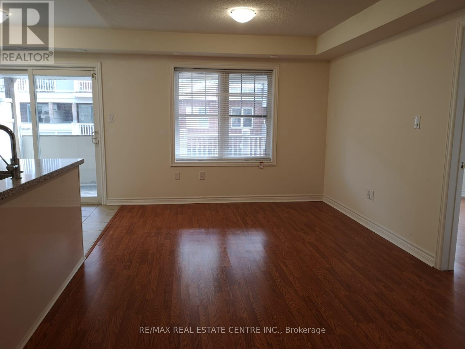 1 - 600 Shoreline Drive, Mississauga, Ontario  L5B 0A8 - Photo 3 - W12907166