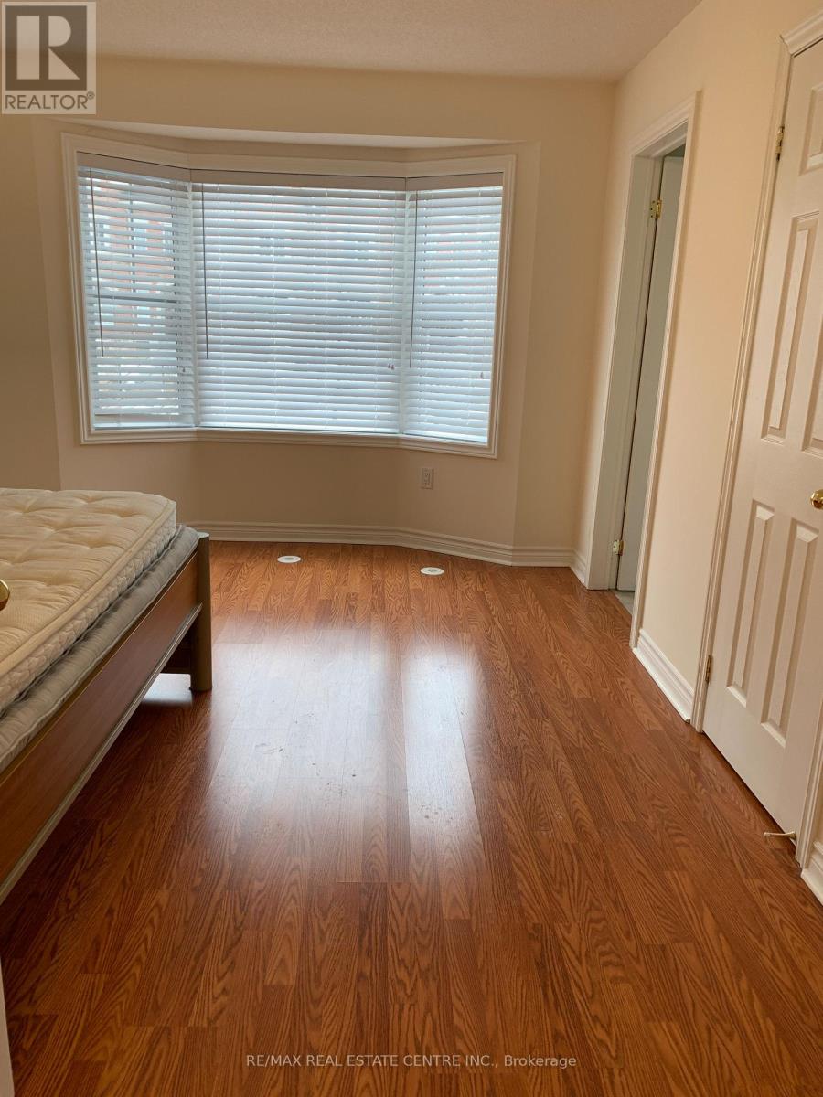 1 - 600 Shoreline Drive, Mississauga, Ontario  L5B 0A8 - Photo 9 - W12907166