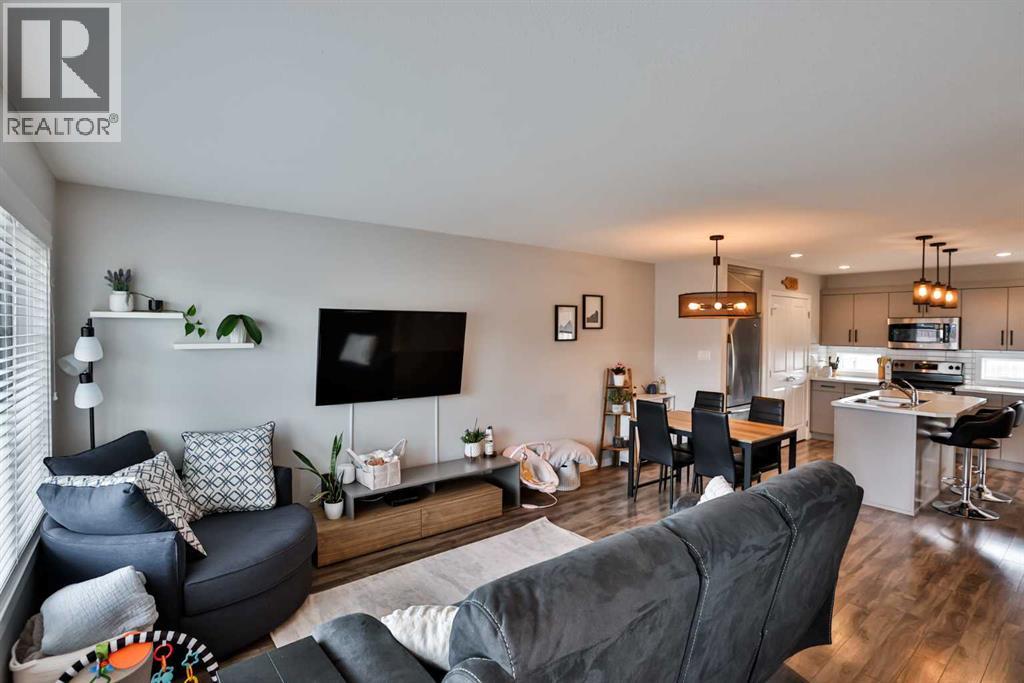 340 Coalbanks Boulevard W, Lethbridge, Alberta  T1J 4V4 - Photo 3 - A2294612