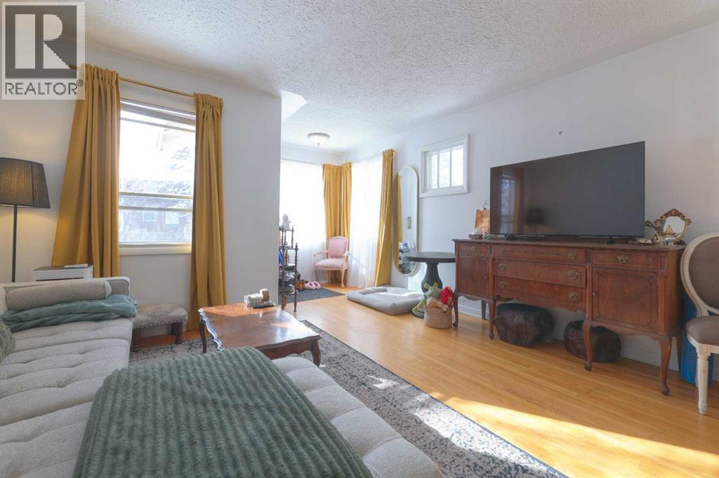 714 17 Avenue NW, Calgary, Alberta  T2M 0N7 - Photo 9 - A2289247