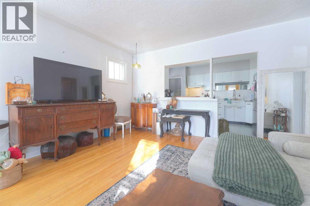 714 17 Avenue NW, Calgary, Alberta  T2M 0N7 - Photo 10 - A2289247