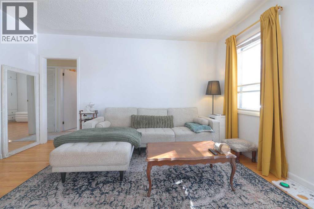 714 17 Avenue NW, Calgary, Alberta  T2M 0N7 - Photo 7 - A2289247