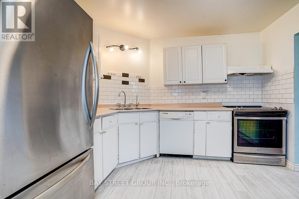 32 - 2035 South Millway Drive, Mississauga, Ontario L5L 1R7 - Photo 11 - W12907182