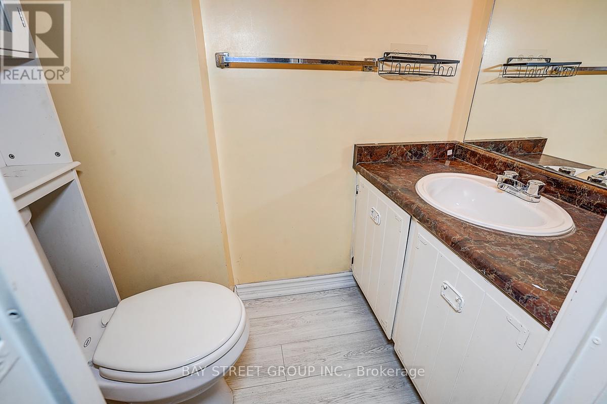 32 - 2035 South Millway Drive, Mississauga, Ontario L5L 1R7 - Photo 5 - W12907182