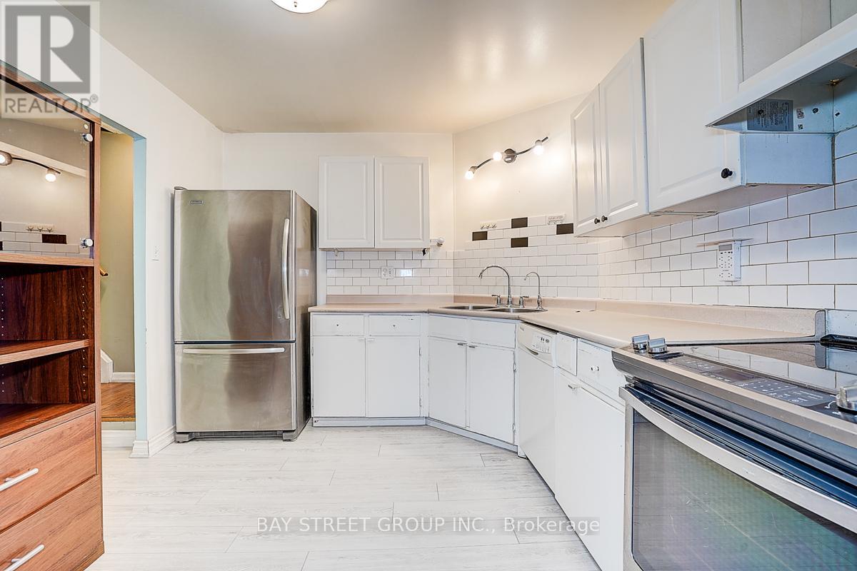 32 - 2035 South Millway Drive, Mississauga, Ontario L5L 1R7 - Photo 9 - W12907182