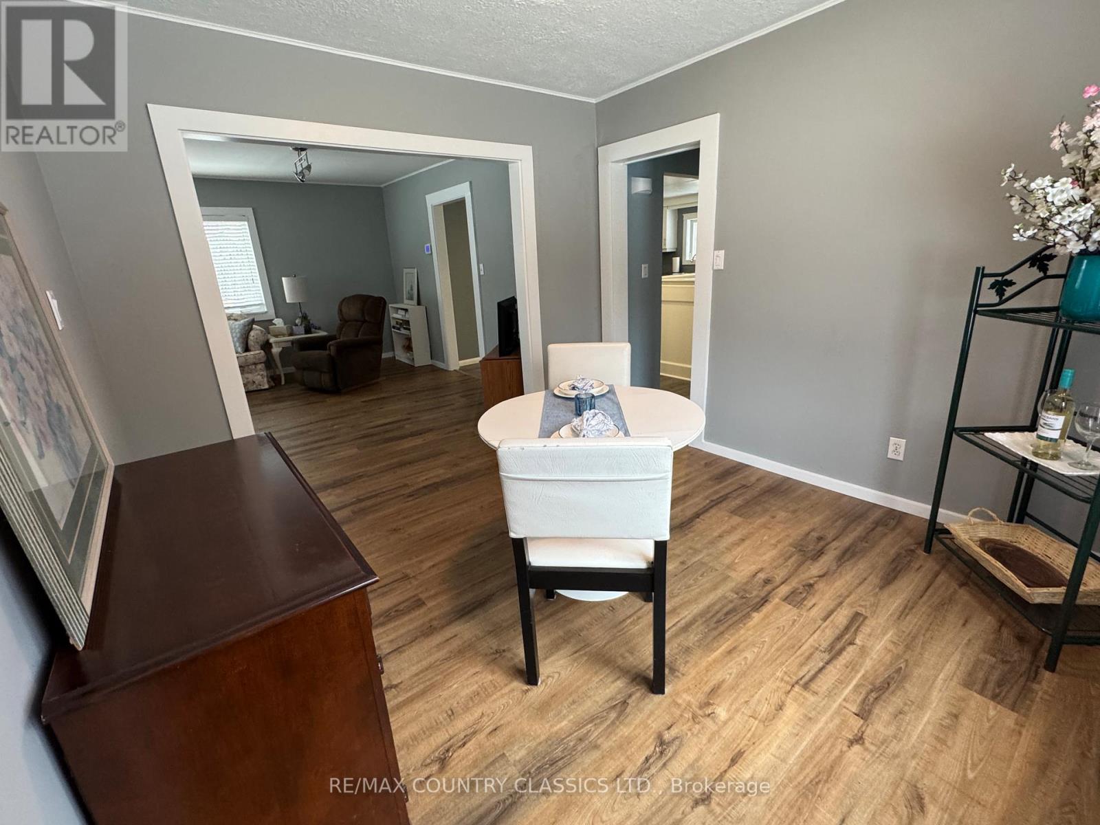 38 Flint Avenue, Bancroft (Bancroft Ward), Ontario  K0L 1C0 - Photo 12 - X12907212