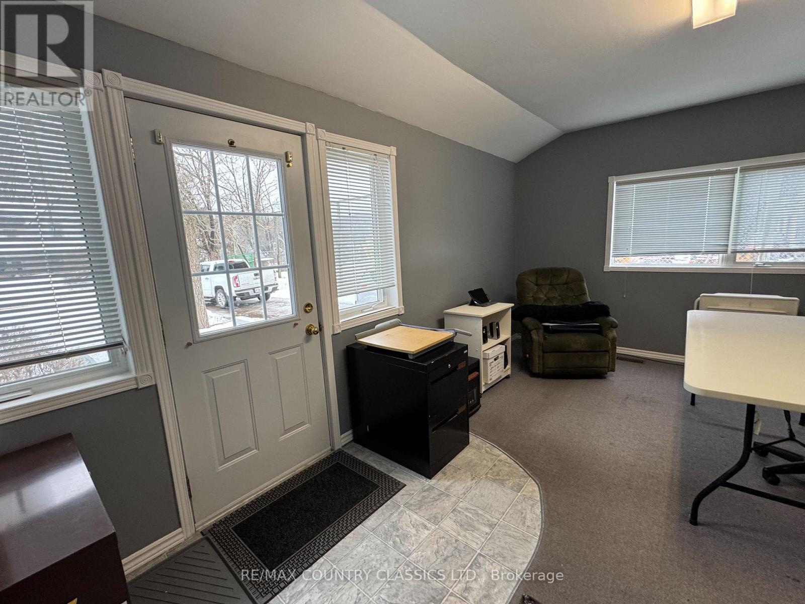 38 Flint Avenue, Bancroft (Bancroft Ward), Ontario  K0L 1C0 - Photo 14 - X12907212