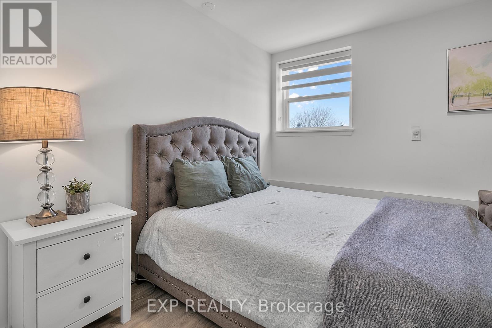 1 - 4595 Queen Street, Niagara Falls, Ontario  L2E 2L7 - Photo 6 - X12846652