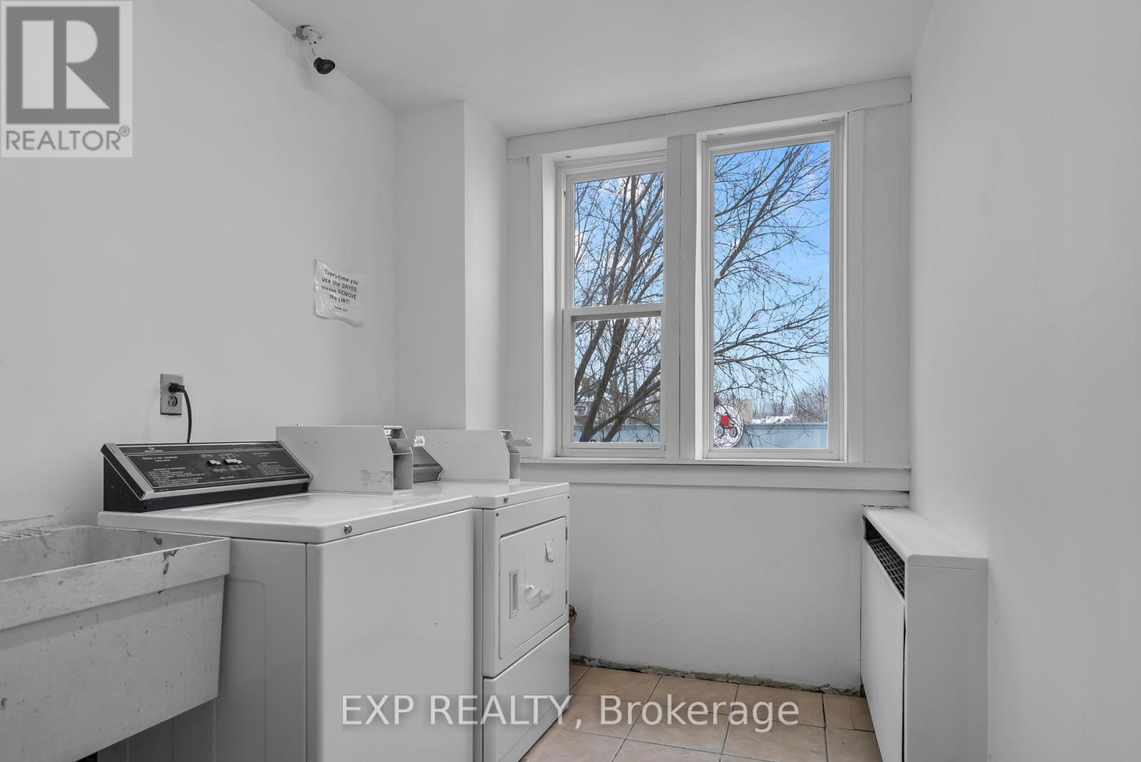 1 - 4595 Queen Street, Niagara Falls, Ontario  L2E 2L7 - Photo 11 - X12846652