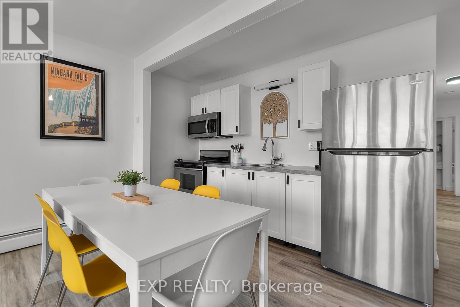 1 - 4595 Queen Street, Niagara Falls, Ontario  L2E 2L7 - Photo 4 - X12846652