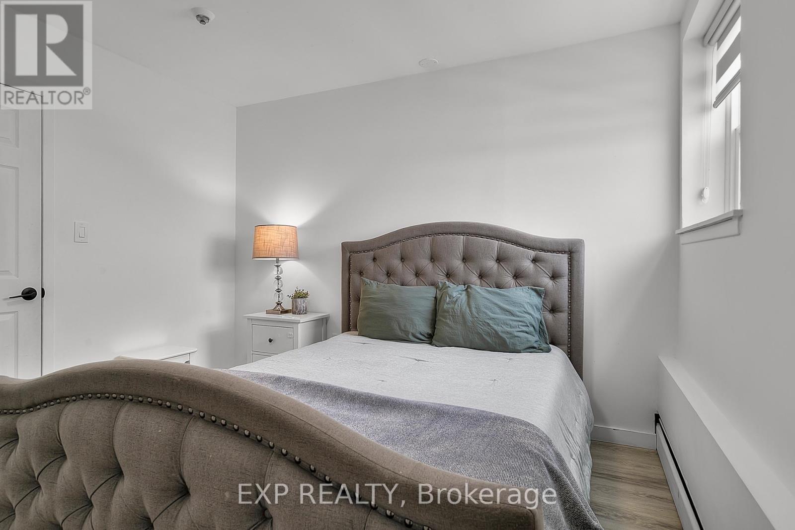 1 - 4595 Queen Street, Niagara Falls, Ontario  L2E 2L7 - Photo 7 - X12846652