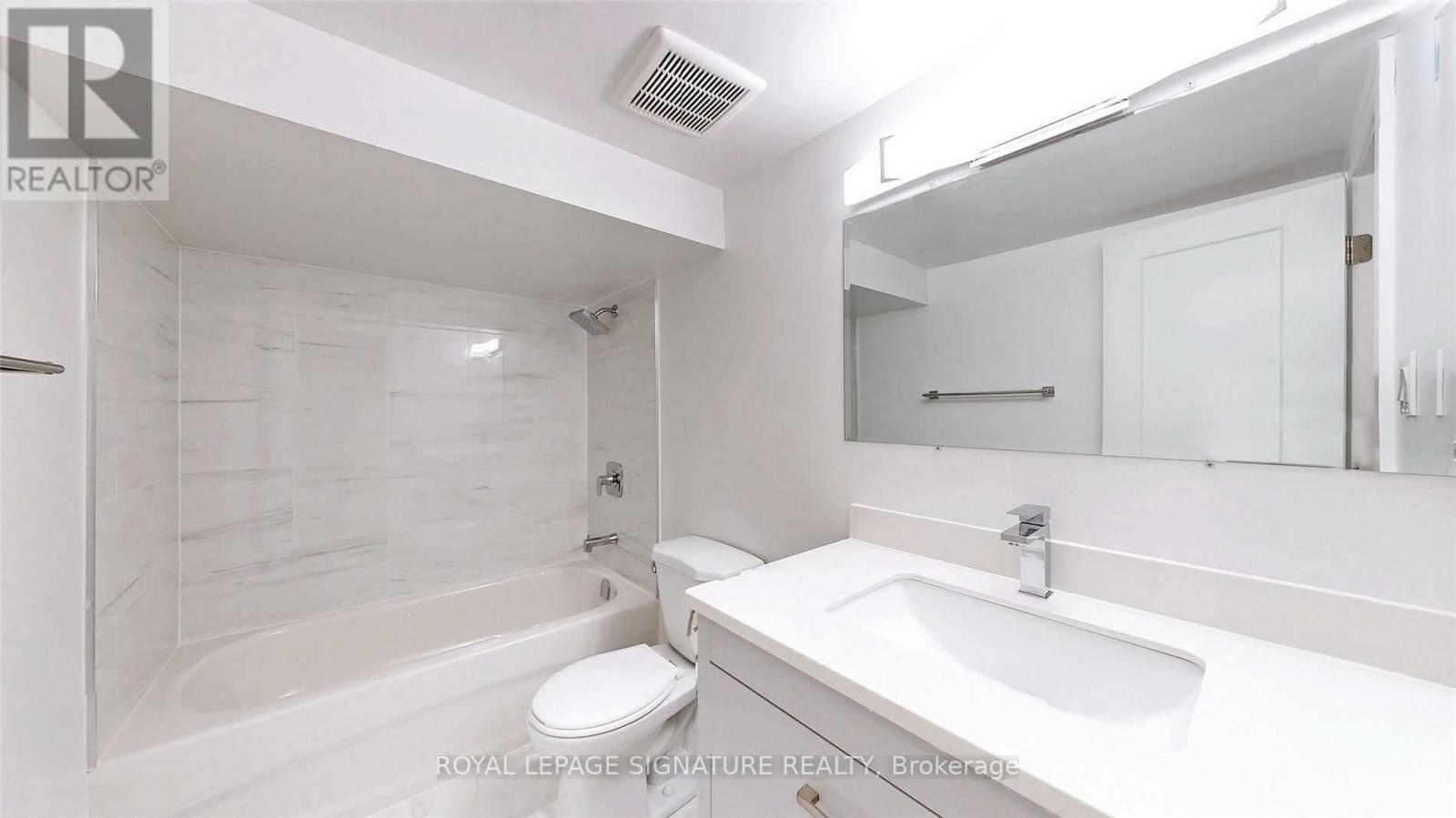 Bsmt - 64 Harvie Avenue, Toronto, Ontario  M6E 4K3 - Photo 7 - W12736928