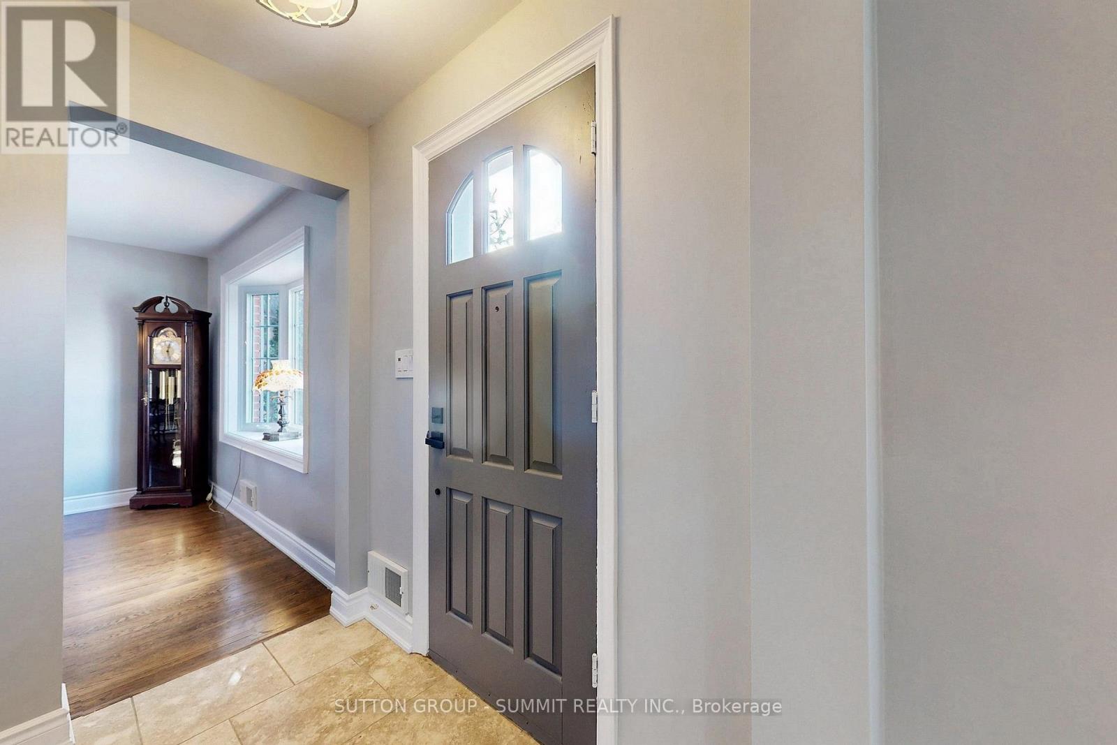 2225 Rambo Road, Mississauga, Ontario  L4Y 1X8 - Photo 9 - W12887550