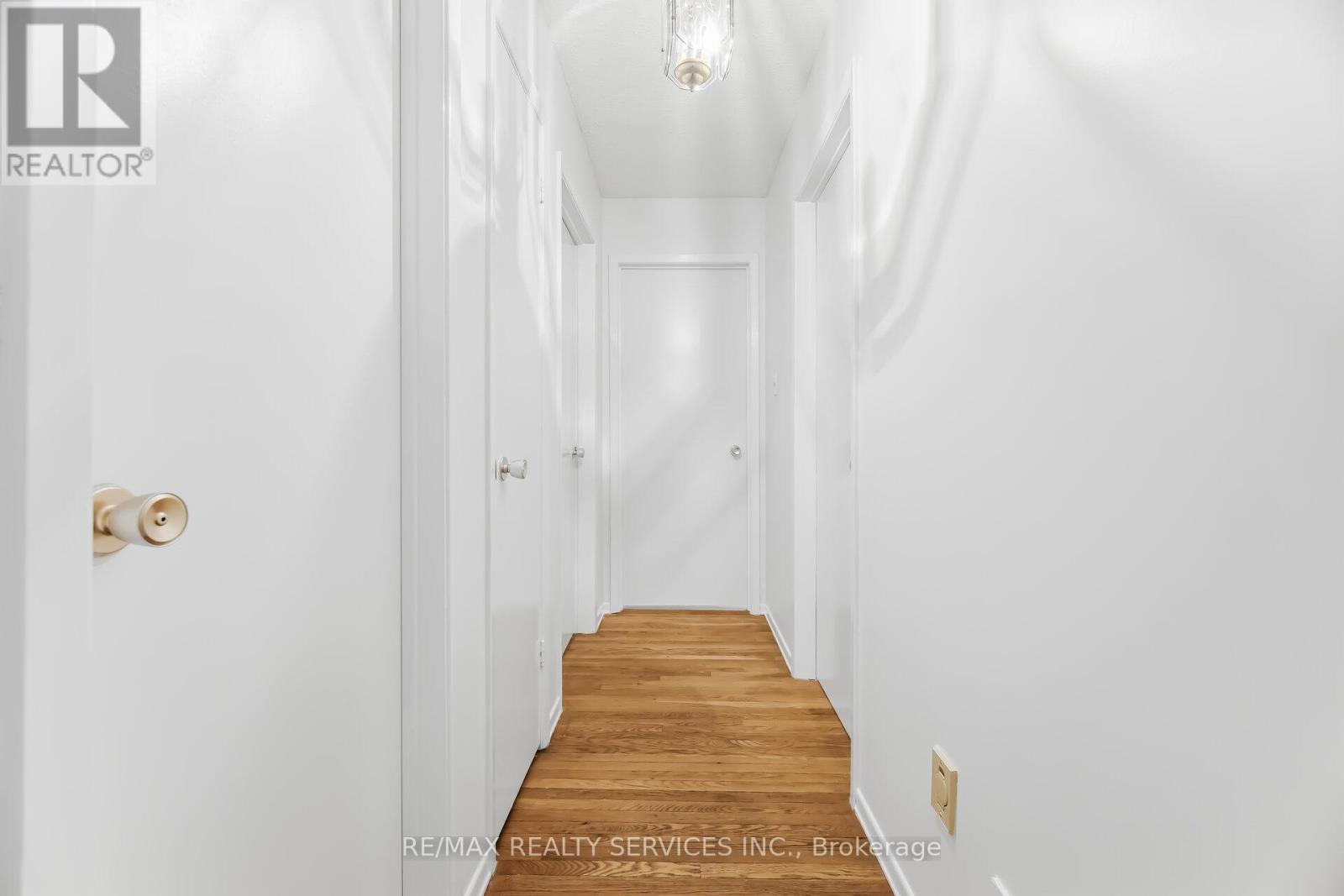 3205 Monica Drive, Mississauga, Ontario  L4T 3E6 - Photo 12 - W12907130